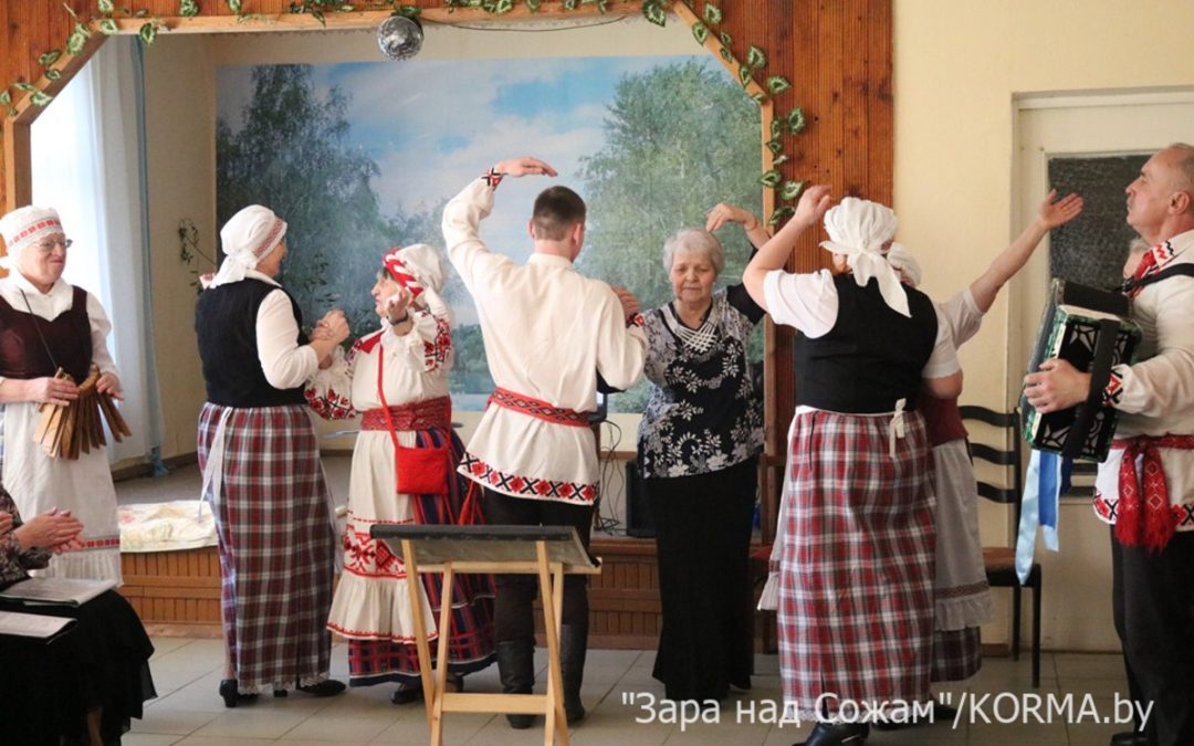 ПЕСНИ, КОНКУРСЫ И ДРУЖЕСКАЯ АТМОСФЕРА: В СТАРОГРАДСКОМ СЕЛЬСКОМ КЛУБЕ ПРОШЁЛ ПРАЗДНИК ЖИТЕЛЕЙ СЕЛА