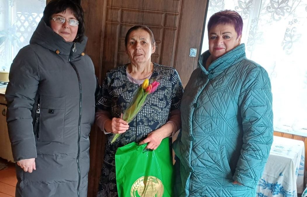 ЖЕНЩИНЫ-ВЕТЕРАНЫ ВОЙНЫ И ТРУДА ПРИНИМАЛИ ПОЗДРАВЛЕНИЯ В ПРЕДДВЕРИИ МЕЖДУНАРОДНОГО ЖЕНСКОГО ДНЯ — 8 МАРТА