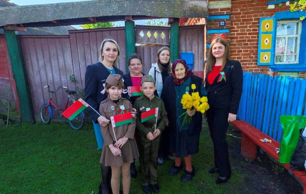 ПОЗДРАВИЛИ ВЕТЕРАНА