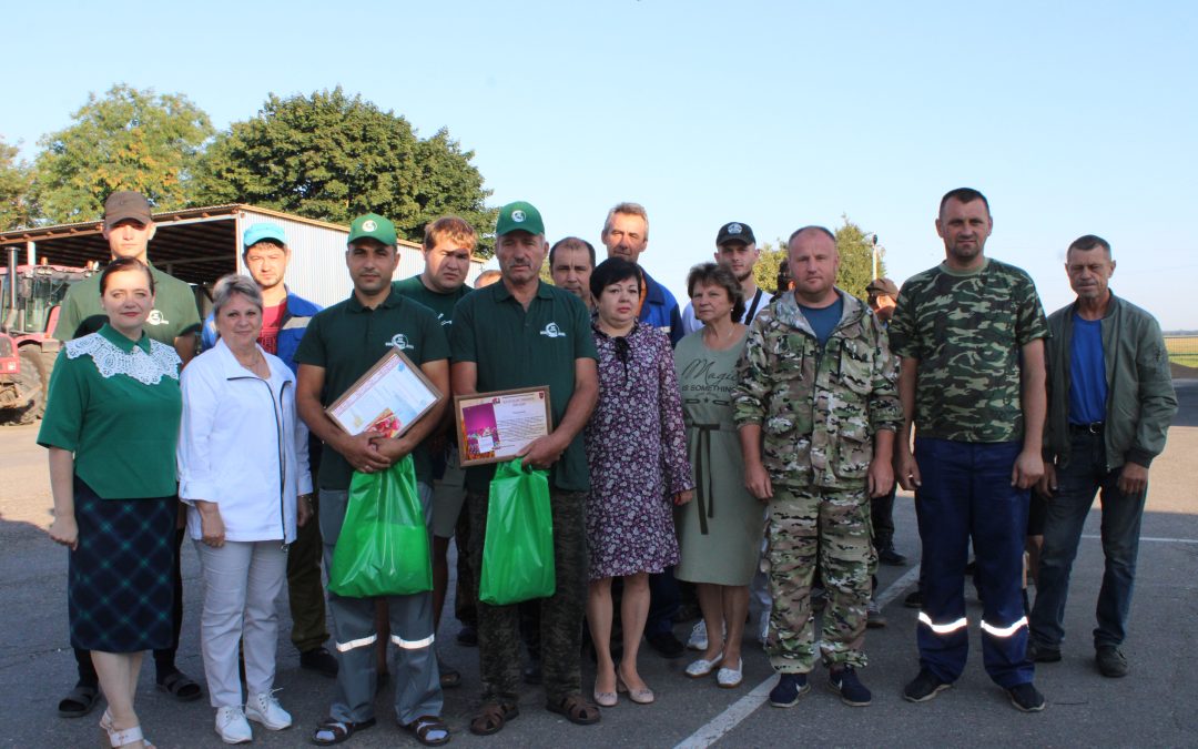 ПОЗДРАВЛЕНИЕ ТЫСЯЧНИКОВ
