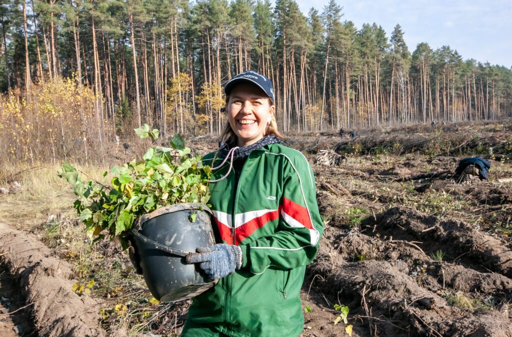 ПРОФСОЮЗЫ ОЗЕЛЕНИЛИ БОЛЕЕ 75 ГЕКТАРОВ В РАМКАХ АКЦИИ «ДАЙ ЛЕСУ НОВАЕ ЖЫЦЦЕ!»