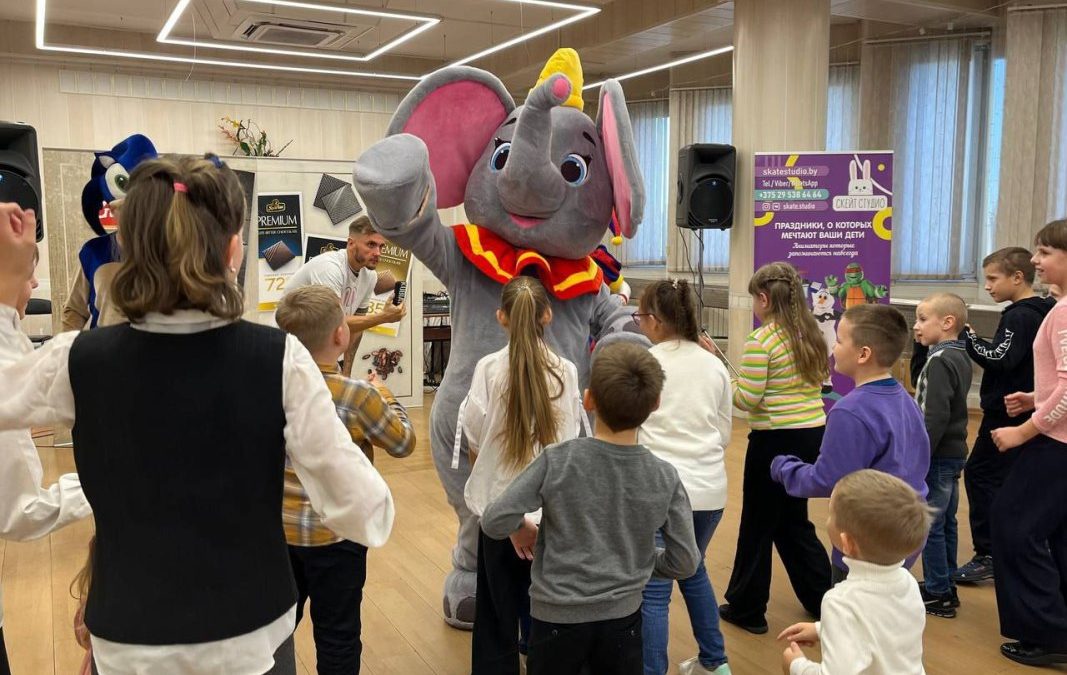 ПОЗДРАВЛЯЕМ С ДНЕМ МАТЕРИ!