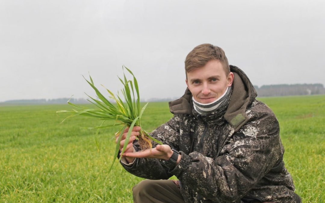 ГАЛОЎНЫ АГРАНОМ СЕЛЬГАСПРАДПРЫЕМСТВА «АБАРОНА» РАСКАЗАЎ, ЧАМУ ЯГО ШТОДНЯ ВУЧАЦЬ КАЛЕКТЫЎ І ЗЯМЛЯ
