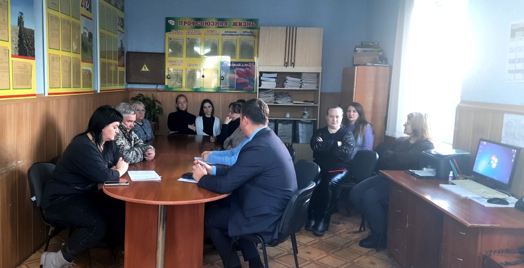 ДЕНЬ ИНФОРМИРОВАНИЯ И ПРАВОВОЙ ПРИЕМ ПРОВЕЛИ В ДОБРУШСКОМ РАЙОНЕ