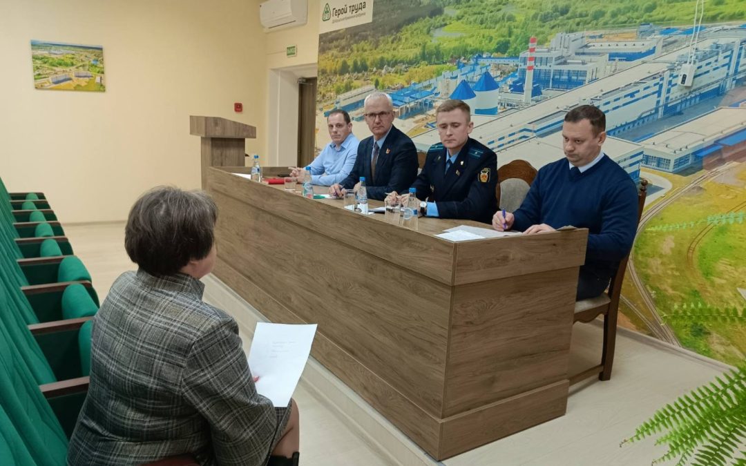 ВСЕГО НА ГОМЕЛЬЩИНЕ ЗА ПОМОЩЬЮ К ПРОФСОЮЗНЫМ ЮРИСТАМ СЕГОДНЯ ОБРАТИЛОСЬ ПОРЯДКА 60 ЧЕЛОВЕК