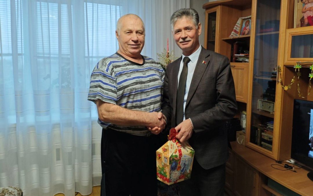 «ОТ ВСЕЙ ДУШИ»: АЛЕКСАНДР ГРИНЬКОВ ПОЗДРАВИЛ ВЕТЕРАНОВ ОБЛАСТНОЙ ПРОФСОЮЗНОЙ ОРГАНИЗАЦИИ