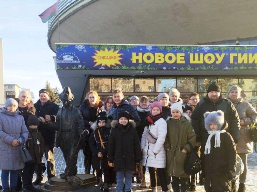 АГРАРИИ КОРМЯНЩИНЫ ПОСЕТИЛИ ГОМЕЛЬСКИЙ ЦИРК