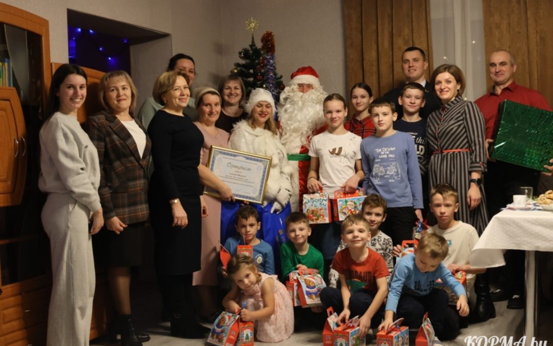 В ГОСТИ К РЕБЯТАМ В ДЕТСКИЙ ДОМ СЕМЕЙНОГО ТИПА ЗАГЛЯНУЛИ ДОБРЫЕ ВОЛШЕБНИКИ С АКЦИЯМИ «НАШИ ДЕТИ» И «ПРОФСОЮЗЫ-ДЕТЯМ»