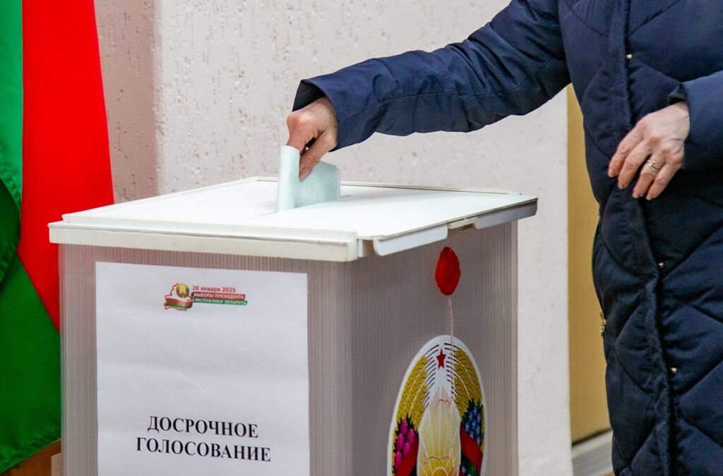 В ОСНОВНОМ ИЗБИРАТЕЛИ ЧЕТКО ЗНАЮТ ПРОЦЕДУРУ ГОЛОСОВАНИЯ И ЧАСТО ПРИХОДЯТ СЕМЬЯМИ