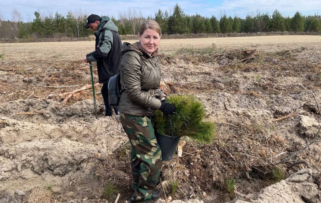 АКТИВИСТЫ «СОВХОЗА-КОМБИНАТА «ЗАРЯ» ПРИСОЕДИНИЛИСЬ К РЕСПУБЛИКАНСКОЙ АКЦИИ «ДАЙ ЛЕСУ НОВАЕ ЖЫЦЦЁ»