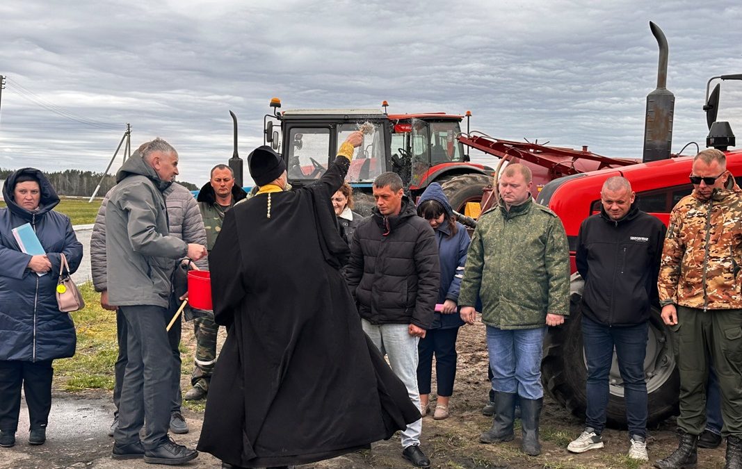 НА МОЗЫРЩИНЕ СТАРТОВАЛ СЕЗОН КУКУРУЗЫ. ПЕРВЫМИ К СЕВУ «ЦАРИЦЫ ПОЛЕЙ» ПРИСТУПИЛИ АГРАРИИ СОВХОЗА-КОМБИНАТА «ЗАРЯ»