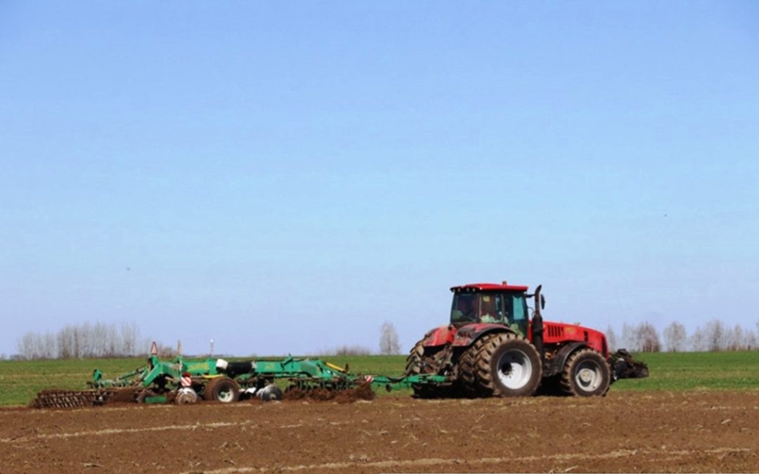 ПОСЕВНАЯ НЕ ЖДЁТ – ЗАБОТ У МЕХАНИЗАТОРОВ ХОЙНИКСКОГО РАЙОНА НЕВПРОВОРОТ