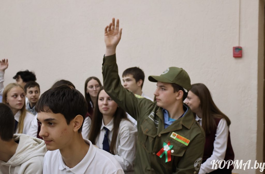 СТУДОТРЯДЫ ГОТОВЫ К ТРУДУ И ПЛОДОТВОРНОМУ ЛЕТУ: В КОРМЕ ПРОШЛО ТОРЖЕСТВЕННОЕ ОТКРЫТИЕ ТРЕТЬЕГО ТРУДОВОГО СЕМЕСТРА