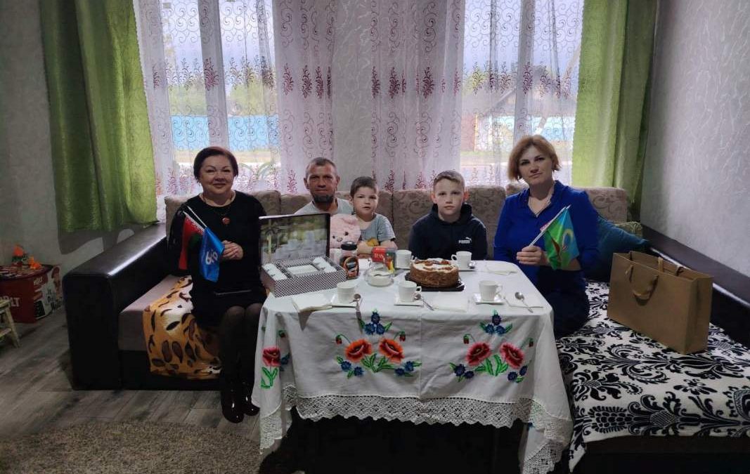 СЧАСТЛИВАЯ СЕМЬЯ — СЧАСТЛИВОЕ ДЕТСТВО