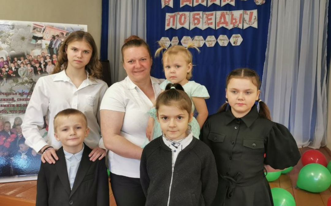 СЕМЕЙНЫЕ ЦЕННОСТИ И ТРУДОВЫЕ БУДНИ: ВИКТОРИЯ ПОЛИТОВА РАССКАЗАЛА О ЖИЗНИ МНОГОДЕТНОЙ МАМЫ