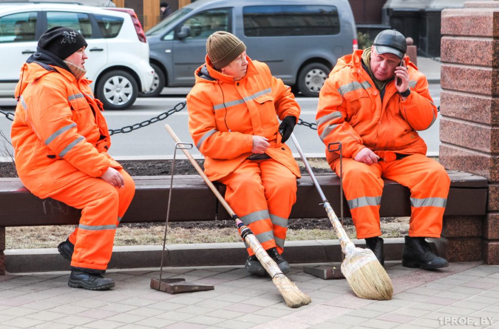 «БОТИНКИ-ТО НЕ МОЕГО РАЗМЕРА!» С КУРЬЕЗНОЙ СИТУАЦИЕЙ ПРИШЛОСЬ РАЗБИРАТЬСЯ ПРОФСОЮЗУ