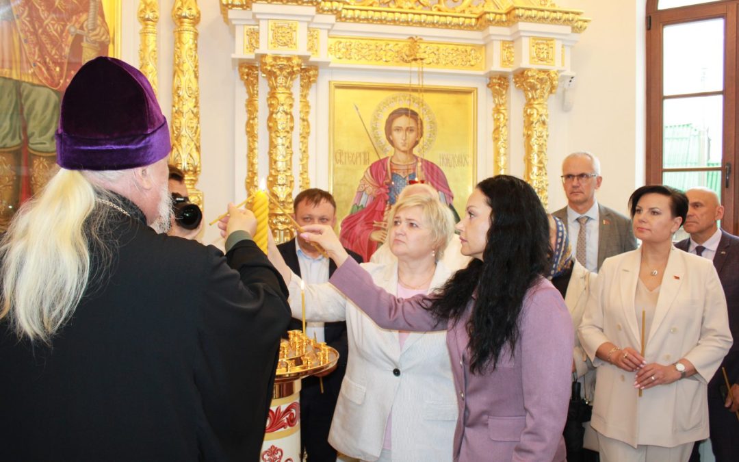 «СВЕЧА ПАМЯТИ»: ПРОФСОЮЗЫ ОБЛАСТИ СОВМЕСТНО С ГОМЕЛЬСКОЙ ЕПАРХИЕЙ ПОЧТИЛИ ПАМЯТЬ ЖЕРТВ ВЕЛИКОЙ ОТЕЧЕСТВЕННОЙ ВОЙНЫ