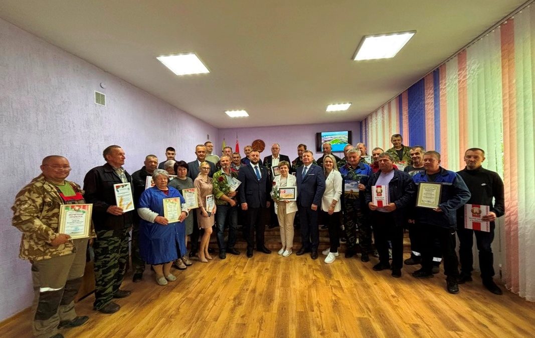 ПОЗДРАВЛЕНИЯ ПРИНИМАЛИ МЕЛИОРАТОРЫ РОГАЧЕВЩИНЫ