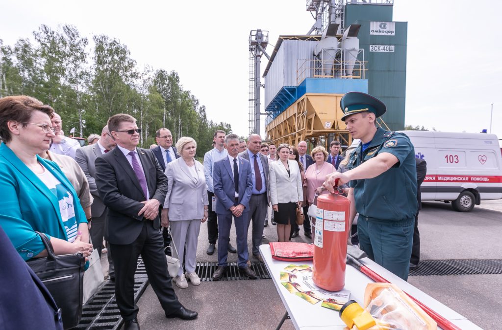 С АКЦЕНТОМ НА ОХРАНУ ТРУДА: ПРОФСОЮЗЫ ОБСУДИЛИ НОВЫЕ ПОДХОДЫ К КОНТРОЛЮ ЗА БЕЗОПАСНОСТЬЮ РАБОТ ВО ВРЕМЯ УБОРОЧНОЙ