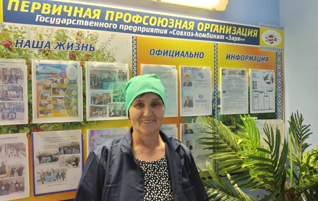 ОПЕРАТОР МАШИННОГО ДОЕНИЯ ОЛЬГА ГЛУШЕЦ ЗА ТРУДОЛЮБИЕ, ПРОФЕССИОНАЛИЗМ, ОТВЕТСТВЕННОЕ ОТНОШЕНИЕ К СВОЕМУ ДЕЛУ БЫЛА УДОСТОЕНА В 2024 ГОДУ БЛАГОДАРНОСТИ МИНИСТЕРСТВА СЕЛЬСКОГО ХОЗЯЙСТВА И ПРОДОВОЛЬСТВИЯ РЕСПУБЛИКИ БЕЛАРУСЬ