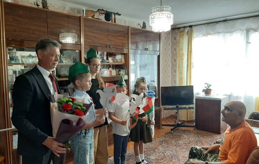 ВСТРЕЧА С ВЕТЕРАНОМ: ПОЗДРАВЛЕНИЯ В ПРЕДДВЕРИИ ДНЯ НЕЗАВИСИМОСТИ