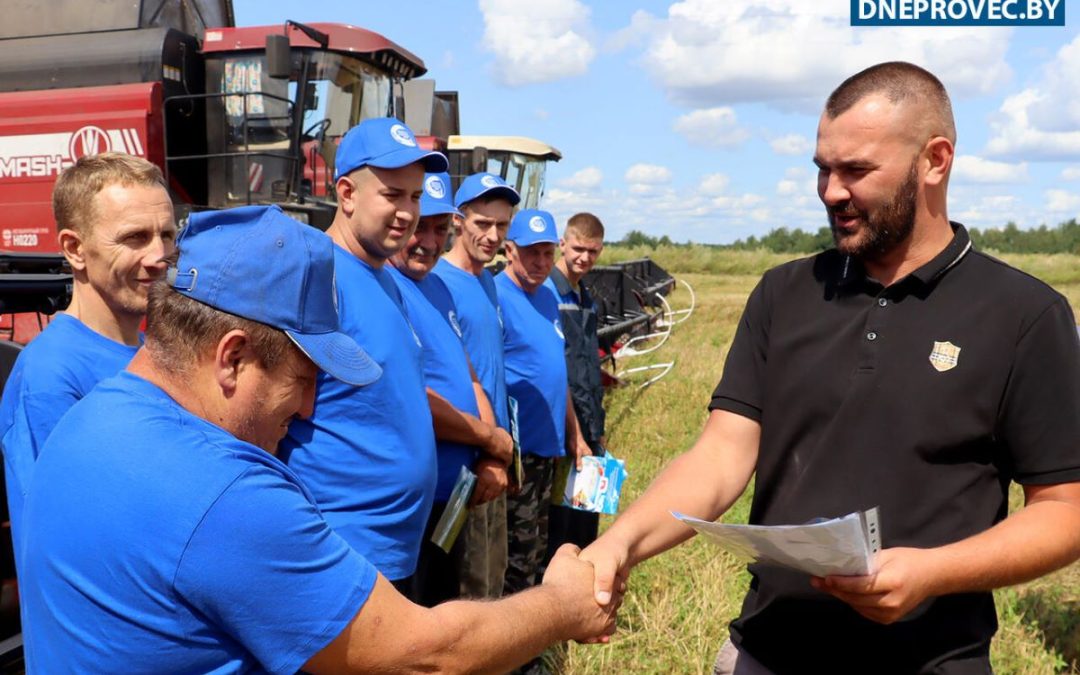 В РЕЧИЦКОМ РАЙОНЕ ЧЕСТВОВАЛИ НОВЫХ ТЫСЯЧНИКОВ