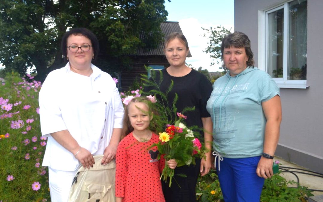 ВАЛЕРИЯ ЛУГОВСКАЯ ИЗ ЛОМОВИЧ СОВСЕМ СКОРО ПЕРЕСТУПИТ ПОРОГ ШКОЛЫ И СТАНЕТ ПЕРВОКЛАССНИЦЕЙ