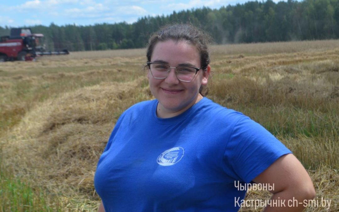 ГОРЯЧАЯ ПОРА ЛЕТНЕЙ УБОРОЧНОЙ СТРАДЫ У АГРОНОМОВ. ПРЕДСТАВЛЯЕМ ГЛАВНОГО АГРОНОМА ОАО «ОКТЯБРЬСКИЙ-АГРО» МАРИЮ СУДАС