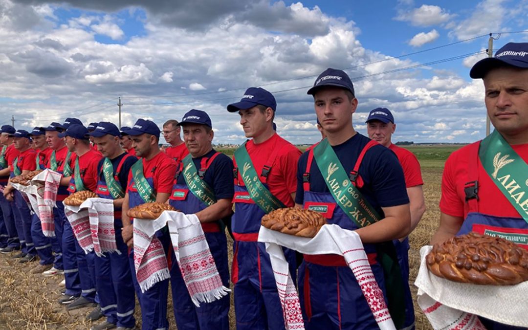 ЮРИЙ ВАСИЛЬЦОВ: РЕКОРДНЫЙ УРОЖАЙ – ДЕЛО РУК САМООТВЕРЖЕННОГО ТРУДА НАШИХ ХЛЕБОРОБОВ-ПАТРИОТОВ