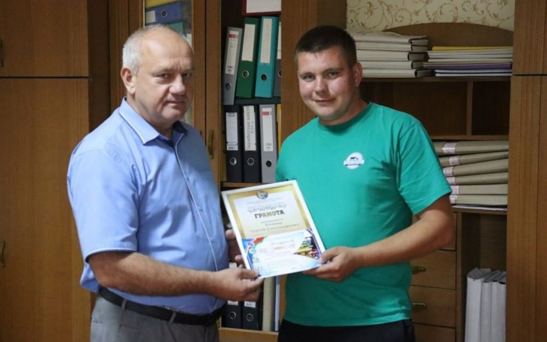 ЗЕРНОВОЙ УСПЕХ. НА ГОСУДАРСТВЕННОМ ПРЕДПРИЯТИИ «ОСОВЕЦ» ЧЕСТВОВАЛИ ТЫСЯЧНИКОВ