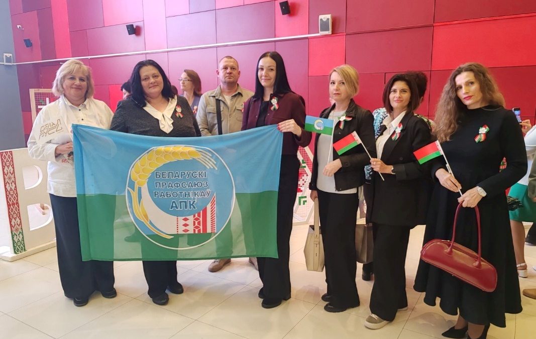 «СИЛА ЕДИНСТВА: ПОСЕЩЕНИЕ ПРАЗДНИЧНОГО КОНЦЕРТА В ГОМЕЛЕ КО ДНЮ НАРОДНОГО ЕДИНСТВА»