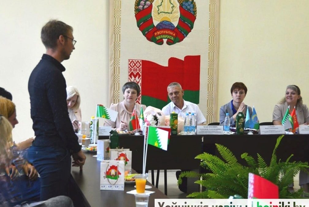 МЫ ВАМ РАДЫ! КАК НА ХОЙНИКЩИНЕ ПРОШЛА ВСТРЕЧА С МОЛОДЫМИ СПЕЦИАЛИСТАМИ АПК