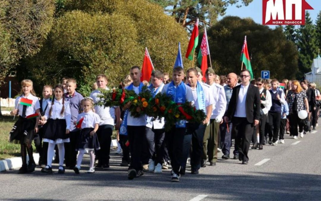 КОЛЛЕКТИВ РАБОТНИКОВ КМУП «БРАГИНСКОЕ ПМС» ПРИНЯЛ УЧАСТИЕ В МИТИНГЕ, ПОСВЯЩЁННОМУ 82-Й ГОДОВЩИНЕ ИЗГНАНИЯ НЕМЕЦКО-ФАШИСТСКИХ ЗАХВАТЧИКОВ И 640-ЛЕТИЮ ПОСЁЛКА КОМАРИН