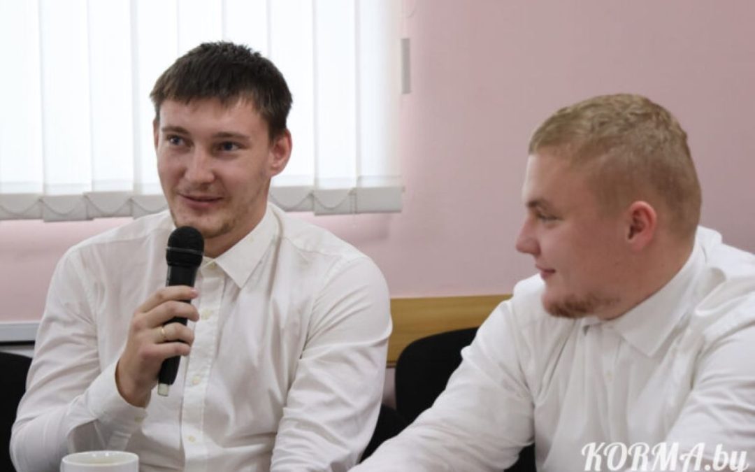 ВАЖНАЯ ИНФОРМАЦИЯ, ДОСУГ И ВОЗМОЖНОСТИ ДЛЯ ТВОРЧЕСТВА: В КОРМЕ ПРОШЛА ВСТРЕЧА С МОЛОДЫМИ СПЕЦИАЛИСТАМИ