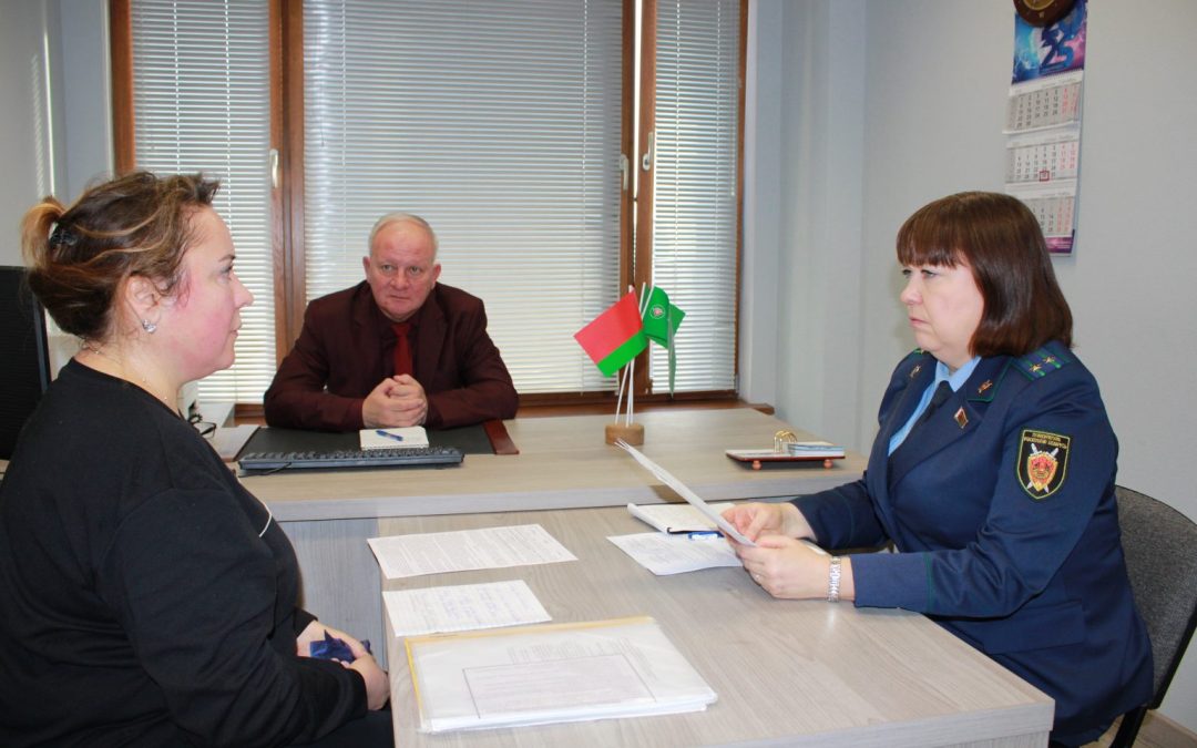 РЕОРГАНИЗАЦИЯ, НОЧНЫЕ СМЕНЫ И ПЕНСИОННЫЙ ВОЗРАСТ: ПРОФСОЮЗНЫЕ ЮРИСТЫ РАЗЪЯСНИЛИ НЮАНСЫ ТРУДОВОГО ЗАКОНОДАТЕЛЬСТВА НА ГОМЕЛЬЩИНЕ