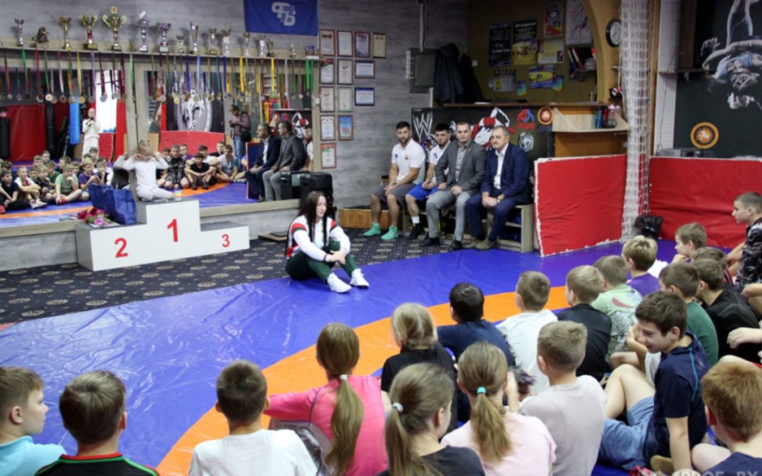 ВСТРЕЧА С КУМИРОМ: ЯНА ТРЕТЬЯК ВДОХНОВИЛА ЮНЫХ СПОРТСМЕНОВ ВОЛКОВЫСКА