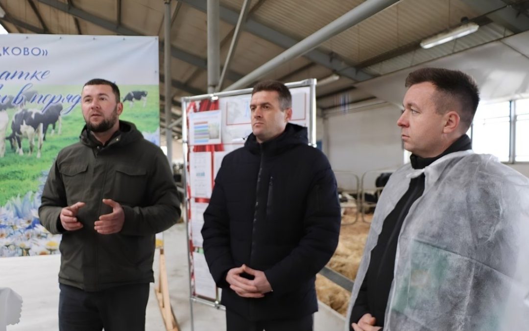 БОЛЬШОЕ МОЛОКО НАЧИНАЕТСЯ С КОРМЛЕНИЯ. ХОЙНИКЩИНА ПРИНИМАЛА МОЛОДЫХ СПЕЦИАЛИСТОВ ЗООТЕХНИЧЕСКОГО ПРОФИЛЯ СО ВСЕЙ ОБЛАСТИ