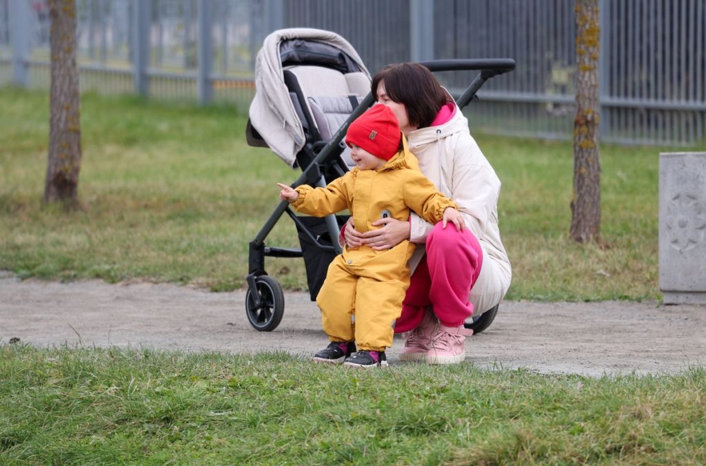 ИЗМЕНИТСЯ ЛИ РАЗМЕР ПОСОБИЯ ПО УХОДУ ЗА ВТОРЫМ РЕБЕНКОМ, КОТОРОМУ ЕЩЕ НЕТ 3 ЛЕТ, ЕСЛИ СТАРШЕМУ ИСПОЛНИЛОСЬ 18?