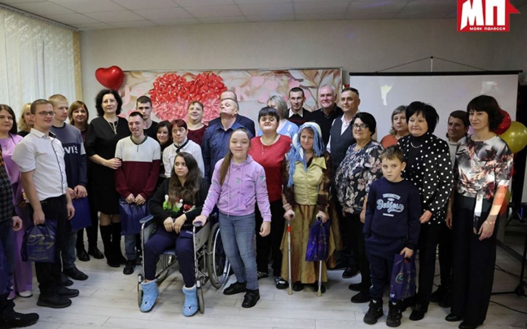 В БРАГИНЕ ОТМЕТИЛИ ДЕНЬ ИНВАЛИДОВ: ПРАЗДНИК ТАЛАНТОВ И ТЕПЛОГО ОБЩЕНИЯ