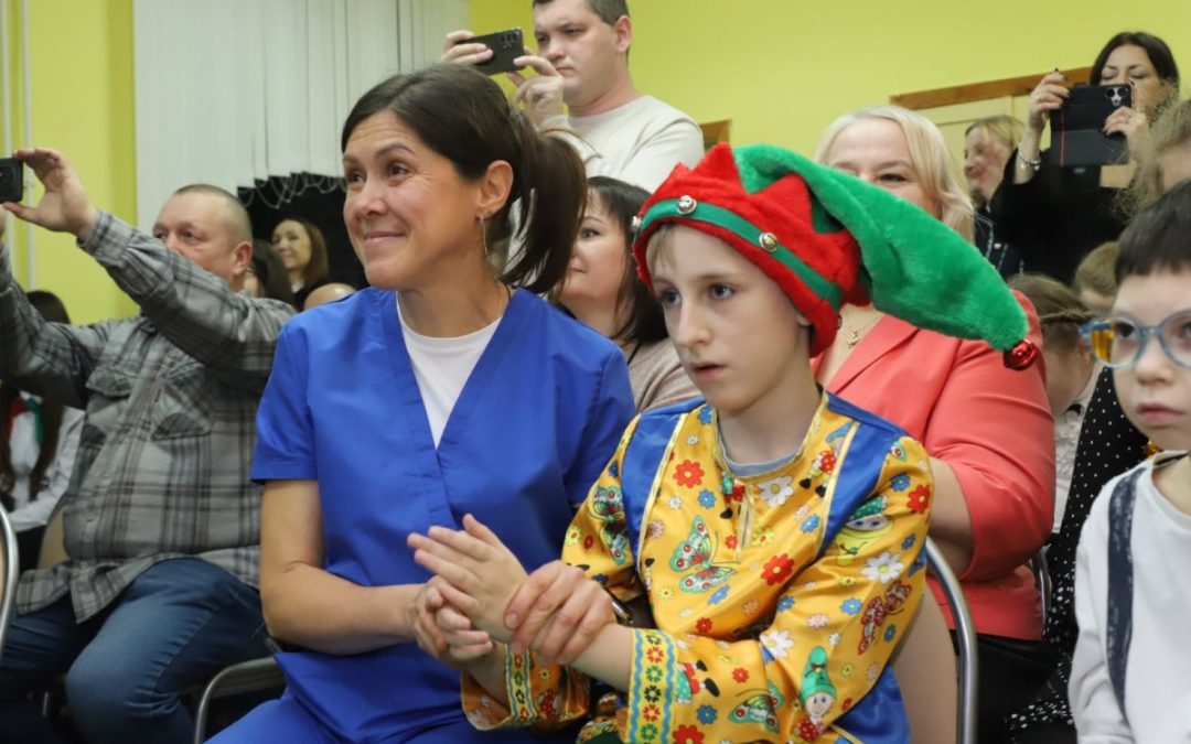 НОВОГОДНИЙ ПРАЗДНИК ПРИШЕЛ К ОСОБЕННЫМ МОЗЫРСКИМ ДЕТЯМ