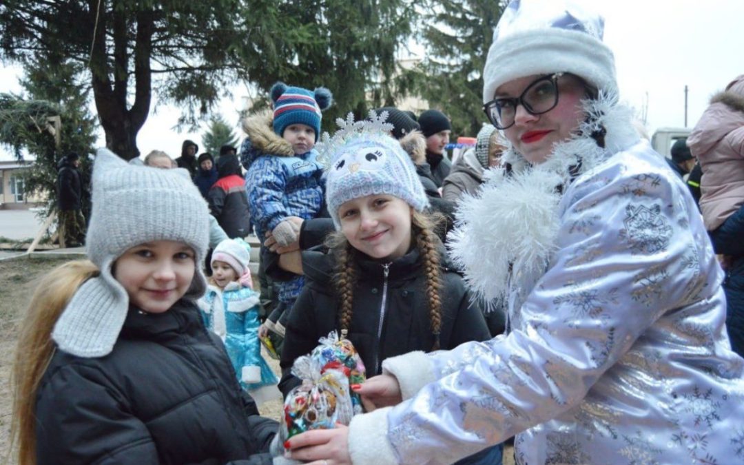 ДЛЯ ТЕХ, КОГО МЫ ТАК ЛЮБИМ — ОТ ТЕХ, КТО МНОГО РАБОТАЕТ