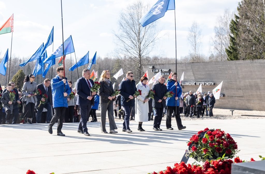 БЕЗ ПРАВА НА ЗАБВЕНИЕ. ПРОФСОЮЗЫ В ХАТЫНИ ПОЧТИЛИ ПАМЯТЬ ЖЕРТВ ГЕНОЦИДА