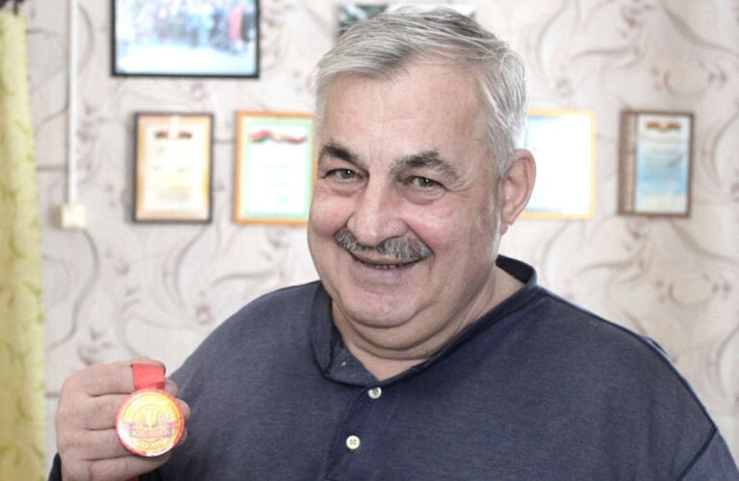 70 ЛЕТ – ЧЕМ НЕ ПОВОД ВСПОМНИТЬ ЯРКИЕ МОМЕНТЫ АВТОБИОГРАФИИ? БЕСЕДА С ИМЕНИННИКОМ ИЗ ЛЕНИНО ДОБРУШСКОГО РАЙОНА ВИТАЛИЕМ БОНДАРЕВЫМ ОКУНУЛА В САМЫЕ ТЕПЛЫЕ ВОСПОМИНАНИЯ