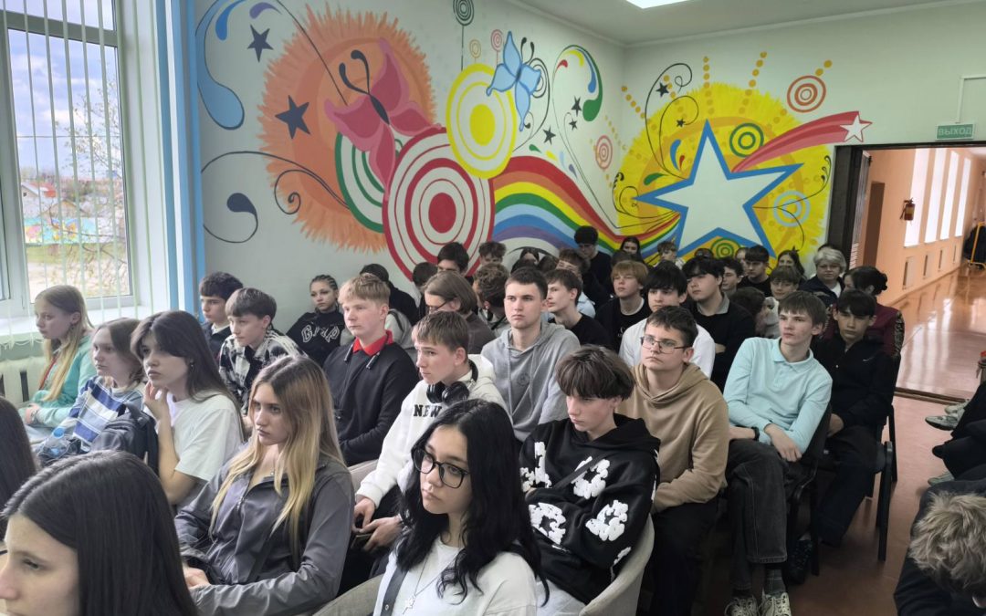 В ДОБРУШЕ СТАРТОВАЛА МАСШТАБНАЯ МОЛОДЁЖНАЯ ЯРМАРКА ВАКАНСИЙ