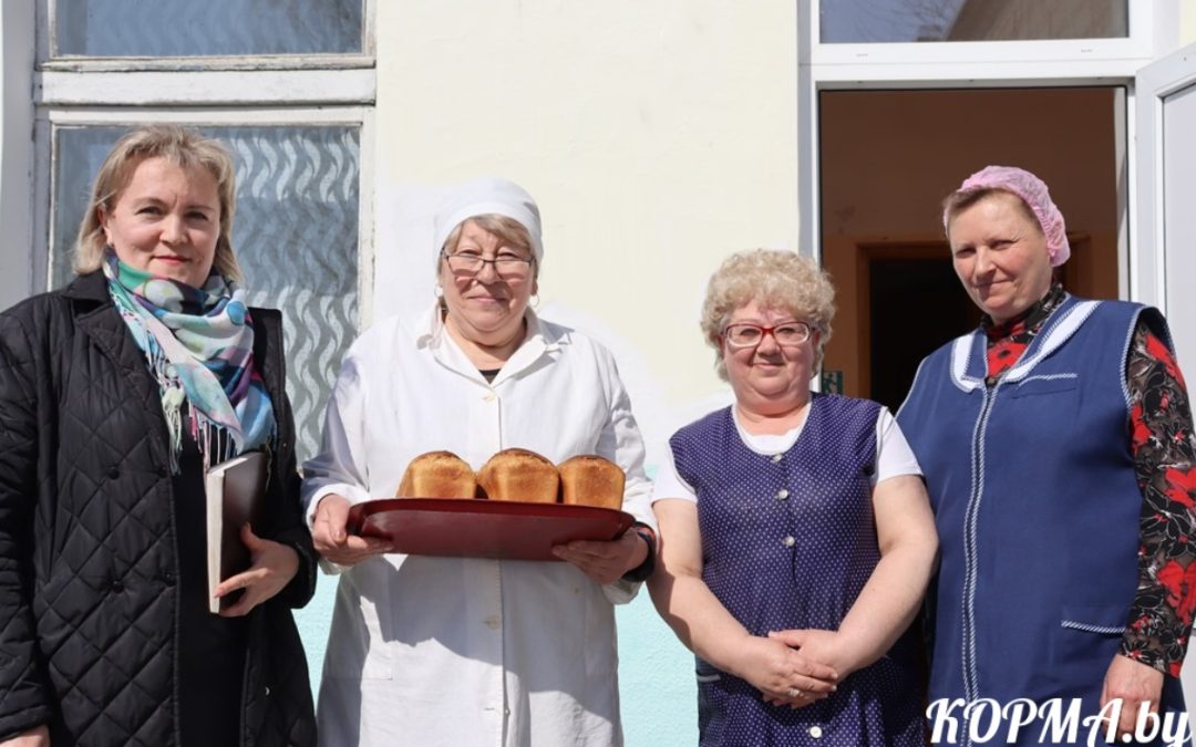 НАИСВЕЖАЙШИЙ ХЛЕБ И ПО-ДОМАШНЕМУ ВКУСНЫЙ СУП: УЗНАЛИ, КАК КОРМЯТ ТРУЖЕНИКОВ ПОЛЕЙ В КСУП «ДУБОВИЦА»