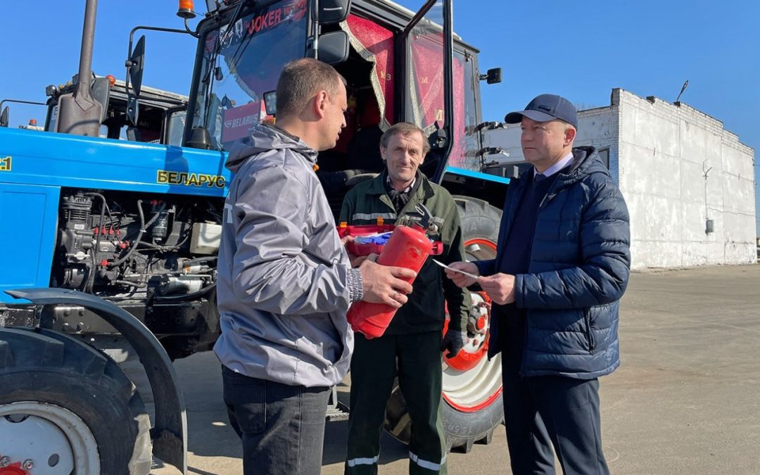 С «РАССВЕТОМ» В ПОЛЕ