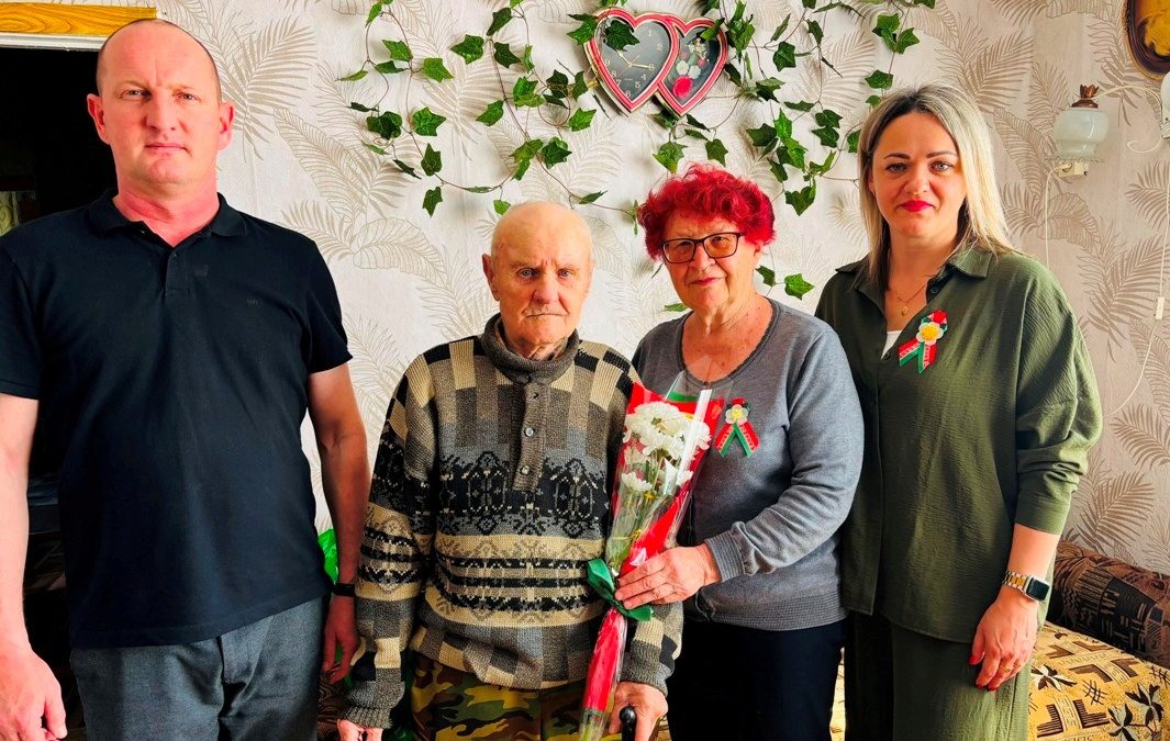 СВЯЗЬ ПОКОЛЕНИЙ И ПАМЯТЬ СЕРДЦА: В ТИХИНИЧАХ ПОЗДРАВИЛИ ПАВЛА ИГНАТЬЕВА С ДНЕМ ПОБЕДЫ