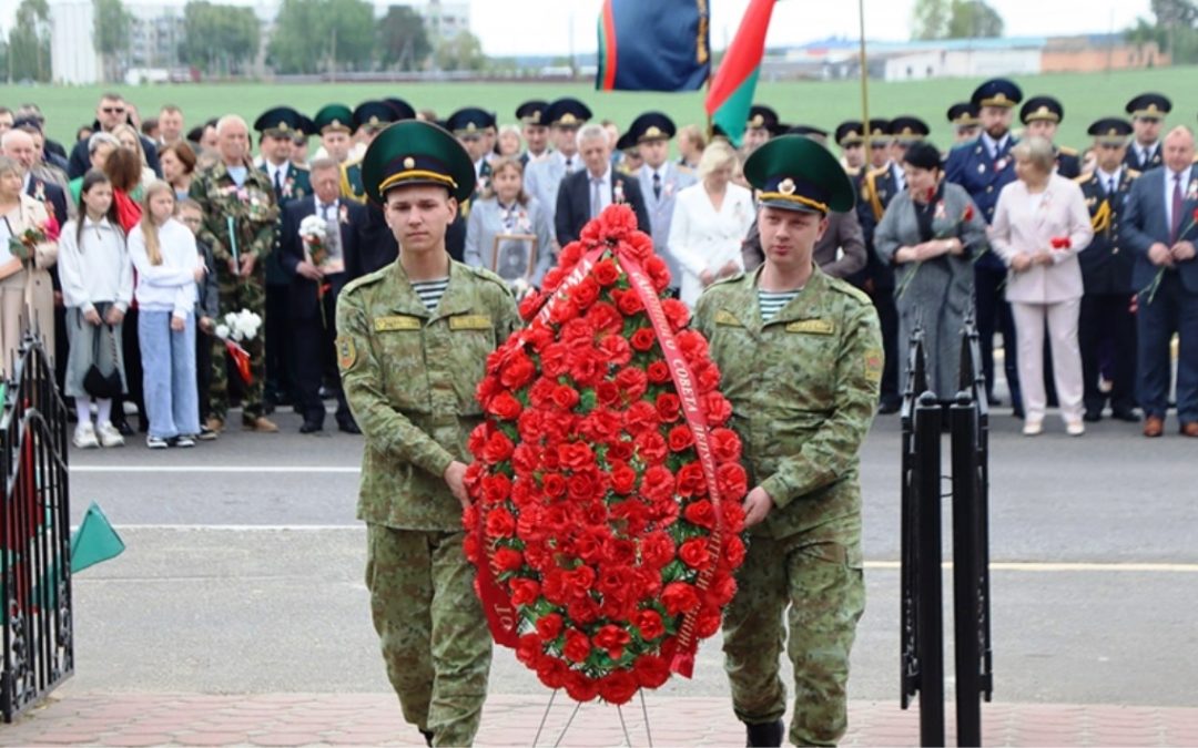 В РАМКАХ ПРАЗДНОВАНИЯ ДНЯ ПОБЕДЫ В ХОЙНИКАХ ПРОШЛА РЕСПУБЛИКАНСКАЯ АКЦИЯ «БЕЛАРУСЬ ПОМНИТ. ПОМНИМ КАЖДОГО» И СОСТОЯЛСЯ ТОРЖЕСТВЕННЫЙ МИТИНГ В ЧЕСТЬ ПОДВИГА ПОКОЛЕНИЯ ПОБЕДИТЕЛЕЙ