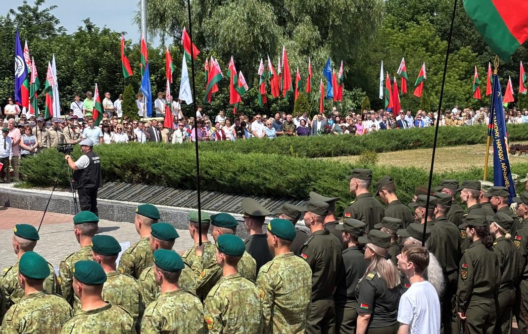 МОЗЫРЯНЕ СОБРАЛИСЬ НА МИТИНГ-РЕКВИЕМ «ГОРЯЩИЕ СЕРДЦА: ПАМЯТЬ ВО ИМЯ БУДУЩЕГО»
