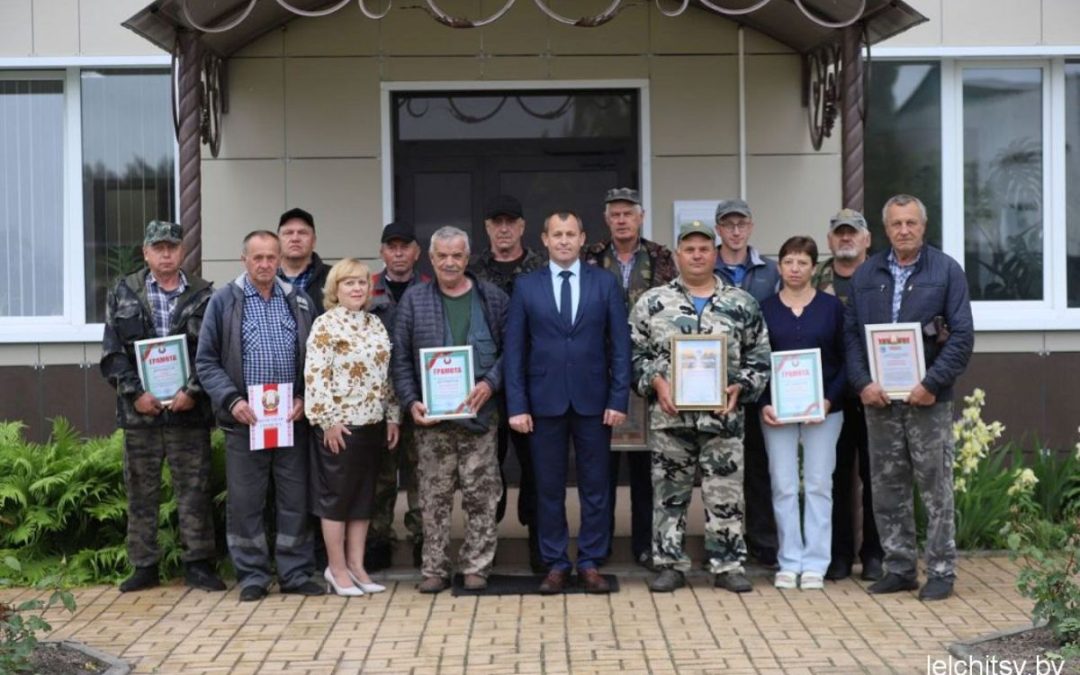 ПРЕОБРАЖАЯ РОДНОЙ КРАЙ: В ЛЕЛЬЧИЦКОМ РАЙОНЕ ЧЕСТВОВАЛИ РАБОТНИКОВ ПМС